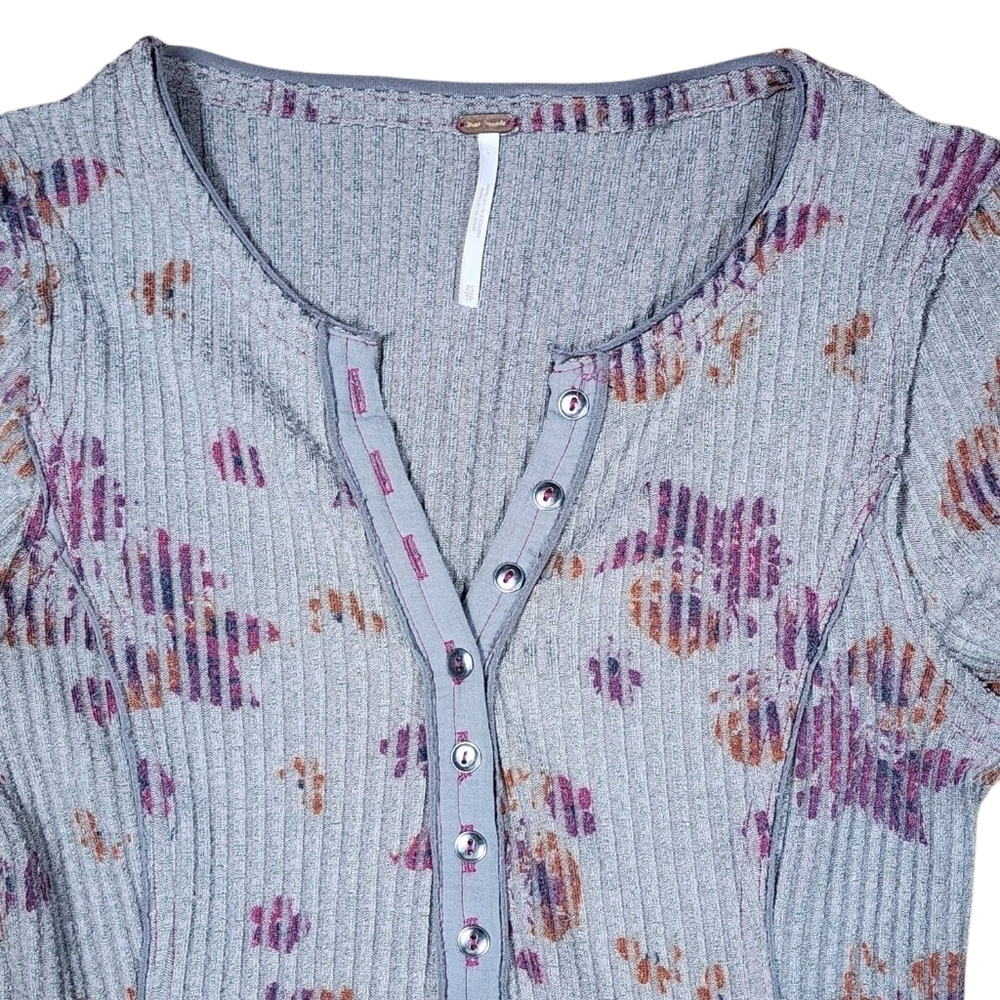 Free People Layer Me Floral Henley Top Bell-Sleeve Shirt Size XSmall - Picture 9 of 12